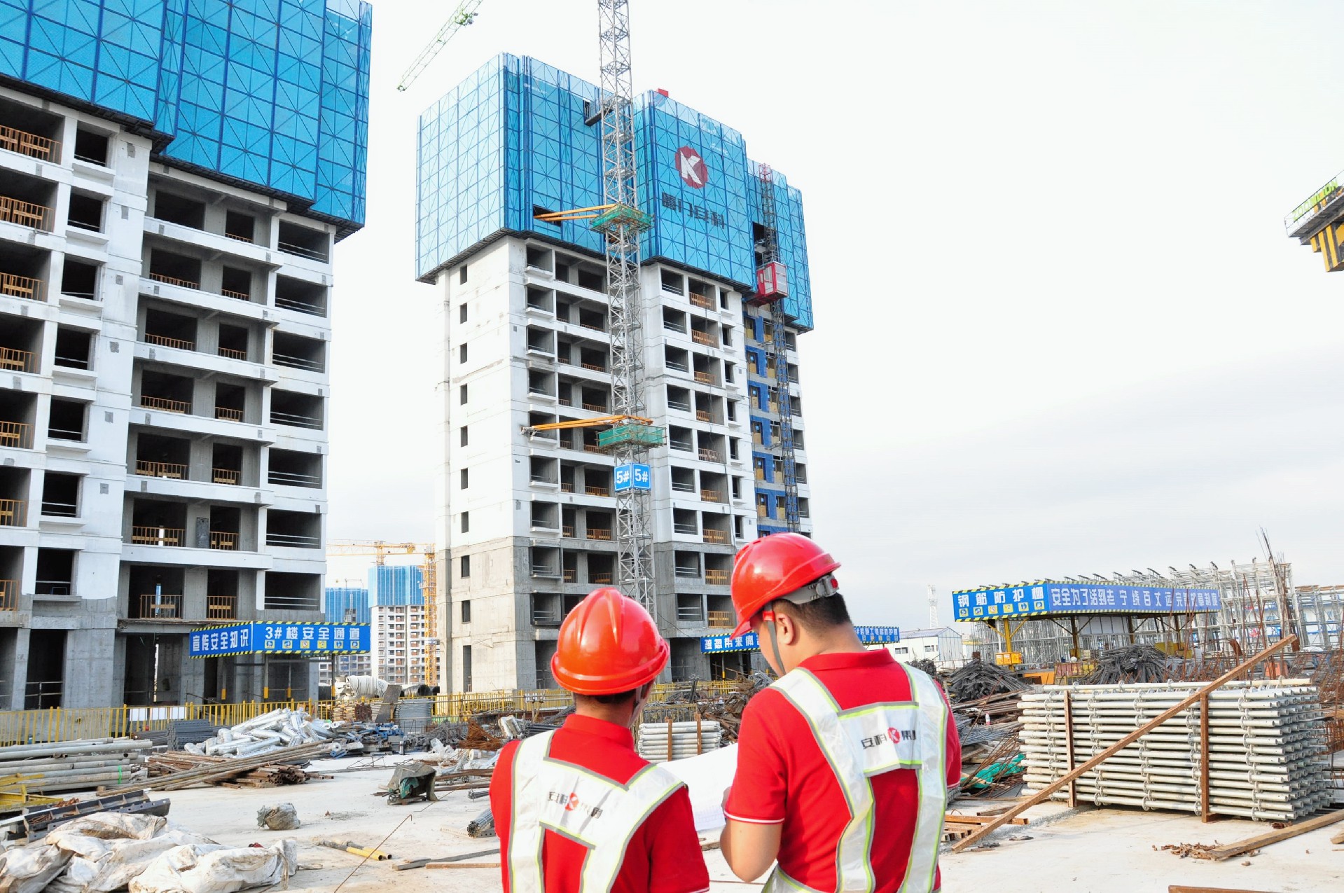 1630372150823689.jpg 核對現場安裝是否與圖紙符合.jpg